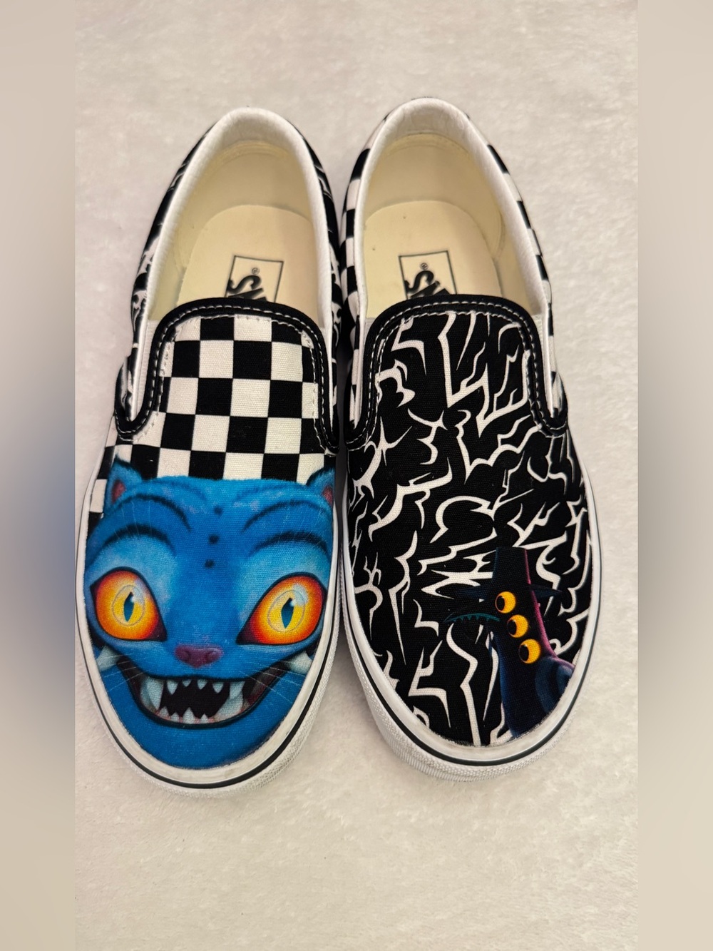 Vans x KPop Demon Hunters Classic Slip-On size 5.5